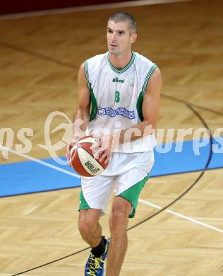 2. Basketball Bundesliga. KOS Posojilnica Bank Celovec gegen BBU Salzburg. Primc Ales (KOS). Klagenfurt, 28.9.2013.
Foto: Kuess
---
pressefotos, pressefotografie, kuess, qs, qspictures, sport, bild, bilder, bilddatenbank