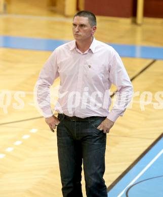 2. Basketball Bundesliga. KOS Posojilnica Bank Celovec gegen BBU Salzburg. Trainer Predrag Radovic (KOS). Klagenfurt, 28.9.2013.
Foto: Kuess
---
pressefotos, pressefotografie, kuess, qs, qspictures, sport, bild, bilder, bilddatenbank