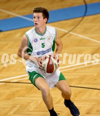 2. Basketball Bundesliga. KOS Posojilnica Bank Celovec gegen BBU Salzburg. Andi Smrtnik (KOS). Klagenfurt, 28.9.2013.
Foto: Kuess
---
pressefotos, pressefotografie, kuess, qs, qspictures, sport, bild, bilder, bilddatenbank