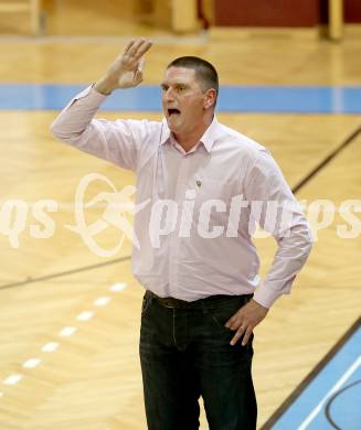 2. Basketball Bundesliga. KOS Posojilnica Bank Celovec gegen BBU Salzburg. Trainer Predrag Radovic (KOS).. Klagenfurt, 28.9.2013.
Foto: Kuess
---
pressefotos, pressefotografie, kuess, qs, qspictures, sport, bild, bilder, bilddatenbank