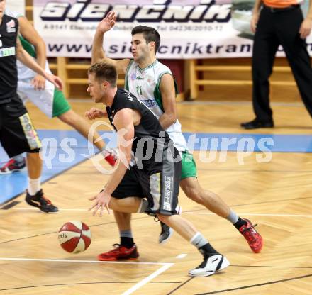 2. Basketball Bundesliga. KOS Posojilnica Bank Celovec gegen BBU Salzburg. Toman Feinig (KOS), Matthias Weissl  (Salzburg). Klagenfurt, 28.9.2013.
Foto: Kuess
---
pressefotos, pressefotografie, kuess, qs, qspictures, sport, bild, bilder, bilddatenbank