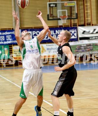 2. Basketball Bundesliga. KOS Posojilnica Bank Celovec gegen BBU Salzburg. Ales Primc (KOS), Martin Schubert (Salzburg). Klagenfurt, 28.9.2013.
Foto: Kuess
---
pressefotos, pressefotografie, kuess, qs, qspictures, sport, bild, bilder, bilddatenbank