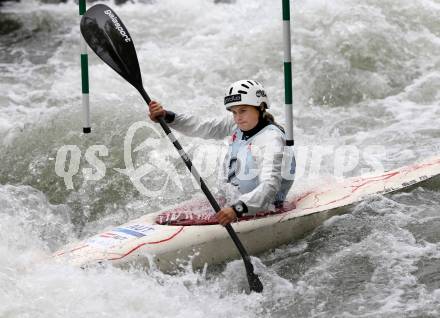 Wildwassersport. Alpe Adria Kanu Slalom. GURK 2013. Valentina Dreier. Gurkerbruecke, 29.9.2013.
Foto: Kuess
---
pressefotos, pressefotografie, kuess, qs, qspictures, sport, bild, bilder, bilddatenbank