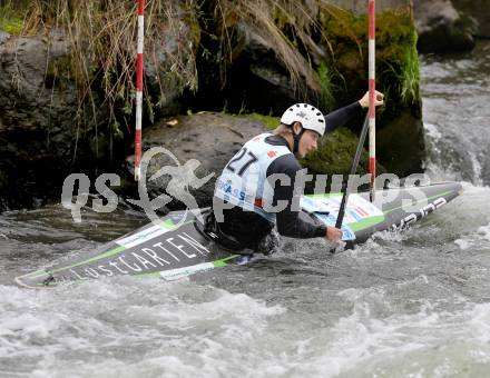 Wildwassersport. Alpe Adria Kanu Slalom. GURK 2013. Maximilian Roemer. Gurkerbruecke, 29.9.2013.
Foto: Kuess
---
pressefotos, pressefotografie, kuess, qs, qspictures, sport, bild, bilder, bilddatenbank