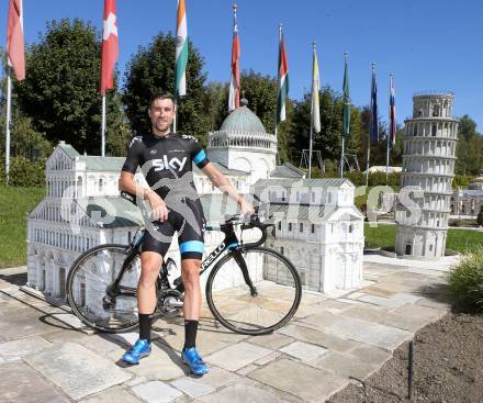 Radsport. Bernhard Eisel. Schiefe Turm von Pisa. Klagenfurt, 23.9.2013.
Foto. Kuess
---
pressefotos, pressefotografie, kuess, qs, qspictures, sport, bild, bilder, bilddatenbank