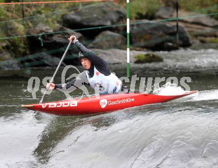 Wildwassersport. Alpe Adria Kanu Slalom. GURK 2013. Nadine Weratschnig. Gurkerbruecke, 29.9.2013.
Foto: Kuess
---
pressefotos, pressefotografie, kuess, qs, qspictures, sport, bild, bilder, bilddatenbank