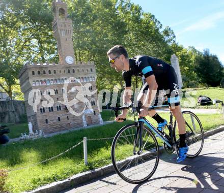 Radsport. Bernhard Eisel. Palazzo Vecchio Florenz. Klagenfurt, 23.9.2013.
Foto. Kuess
---
pressefotos, pressefotografie, kuess, qs, qspictures, sport, bild, bilder, bilddatenbank