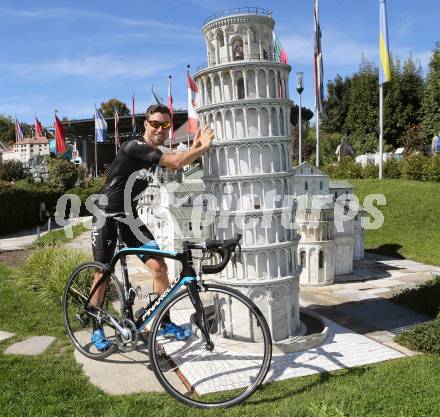 Radsport. Bernhard Eisel. Schiefe Turm von Pisa. Klagenfurt, 23.9.2013.
Foto. Kuess
---
pressefotos, pressefotografie, kuess, qs, qspictures, sport, bild, bilder, bilddatenbank