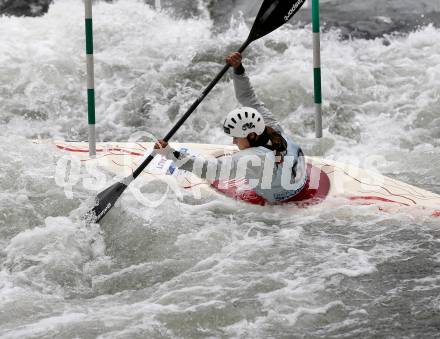 Wildwassersport. Alpe Adria Kanu Slalom. GURK 2013. Valentina Dreier. Gurkerbruecke, 29.9.2013.
Foto: Kuess
---
pressefotos, pressefotografie, kuess, qs, qspictures, sport, bild, bilder, bilddatenbank