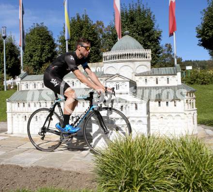 Radsport. Bernhard Eisel. Dom zu Pisa. Klagenfurt, 23.9.2013.
Foto. Kuess
---
pressefotos, pressefotografie, kuess, qs, qspictures, sport, bild, bilder, bilddatenbank