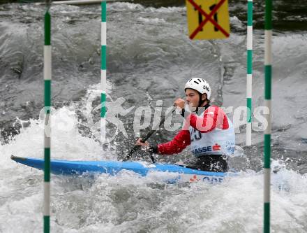 Wildwassersport. Alpe Adria Kanu Slalom. GURK 2013. Dominik Scherwitzl. Gurkerbruecke, 29.9.2013.
Foto: Kuess
---
pressefotos, pressefotografie, kuess, qs, qspictures, sport, bild, bilder, bilddatenbank