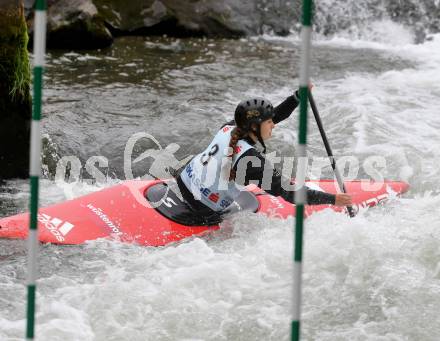 Wildwassersport. Alpe Adria Kanu Slalom. GURK 2013. Nadine Weratschnig. Gurkerbruecke, 29.9.2013.
Foto: Kuess
---
pressefotos, pressefotografie, kuess, qs, qspictures, sport, bild, bilder, bilddatenbank