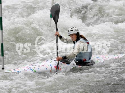 Wildwassersport. Alpe Adria Kanu Slalom. GURK 2013. Lisa Leitner. Gurkerbruecke, 29.9.2013.
Foto: Kuess
---
pressefotos, pressefotografie, kuess, qs, qspictures, sport, bild, bilder, bilddatenbank