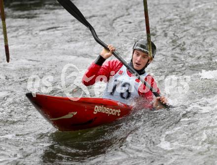 Wildwassersport. Alpe Adria Kanu Slalom. GURK 2013. Mario Leitner. Gurkerbruecke, 29.9.2013.
Foto: Kuess
---
pressefotos, pressefotografie, kuess, qs, qspictures, sport, bild, bilder, bilddatenbank