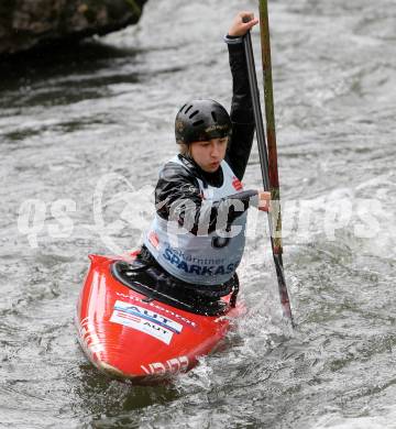 Wildwassersport. Alpe Adria Kanu Slalom. GURK 2013. Nadine Weratschnig. Gurkerbruecke, 29.9.2013.
Foto: Kuess
---
pressefotos, pressefotografie, kuess, qs, qspictures, sport, bild, bilder, bilddatenbank