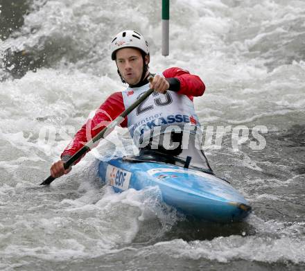 Wildwassersport. Alpe Adria Kanu Slalom. GURK 2013. Dominik Scherwitzl. Gurkerbruecke, 29.9.2013.
Foto: Kuess
---
pressefotos, pressefotografie, kuess, qs, qspictures, sport, bild, bilder, bilddatenbank