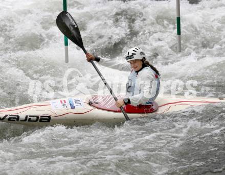 Wildwassersport. Alpe Adria Kanu Slalom. GURK 2013. Valentina Dreier. Gurkerbruecke, 29.9.2013.
Foto: Kuess
---
pressefotos, pressefotografie, kuess, qs, qspictures, sport, bild, bilder, bilddatenbank