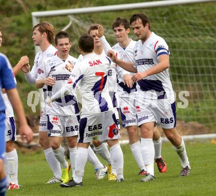 Fussball Unterliga Ost. SG SAK Amateure gegen Ruden.  Torjubel SAK. Wiederndorf, am 6.10.2013.
Foto: Kuess
---
pressefotos, pressefotografie, kuess, qs, qspictures, sport, bild, bilder, bilddatenbank