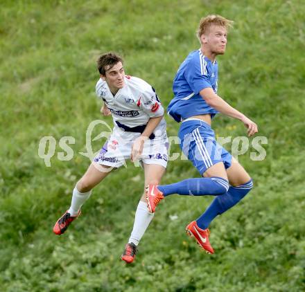 Fussball Unterliga Ost. SG SAK Amateure gegen Ruden. Martin Lenosek,  (SAK), Tadej Slemenik (Ruden). Wiederndorf, am 6.10.2013.
Foto: Kuess
---
pressefotos, pressefotografie, kuess, qs, qspictures, sport, bild, bilder, bilddatenbank