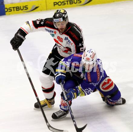 EBEL. Eishockey Bundesliga. EC VSV gegen HC Orli Znojmo. Marius Goehringer, (VSV), Richard Jarusek  (Orli Znojmo). Villach, am 6.10..2013.
Foto: Kuess 


---
pressefotos, pressefotografie, kuess, qs, qspictures, sport, bild, bilder, bilddatenbank