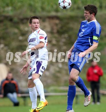 Fussball Unterliga Ost. SG SAK Amateure gegen Ruden. Joze Kumprej, (SAK), Rok Rozeniicnik Korosec  (Ruden). Wiederndorf, am 6.10.2013.
Foto: Kuess
---
pressefotos, pressefotografie, kuess, qs, qspictures, sport, bild, bilder, bilddatenbank