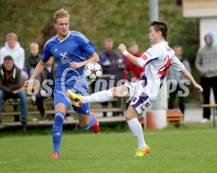 Fussball Unterliga Ost. SG SAK Amateure gegen Ruden. Joze Kumprej,  (SAK), Tadej Slemenik (Ruden). Wiederndorf, am 6.10.2013.
Foto: Kuess
---
pressefotos, pressefotografie, kuess, qs, qspictures, sport, bild, bilder, bilddatenbank