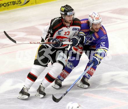 EBEL. Eishockey Bundesliga. EC VSV gegen HC Orli Znojmo. John Hughes, (VSV), Aleksandar Magovac  (Orli Znojmo). Villach, am 6.10..2013.
Foto: Kuess 


---
pressefotos, pressefotografie, kuess, qs, qspictures, sport, bild, bilder, bilddatenbank