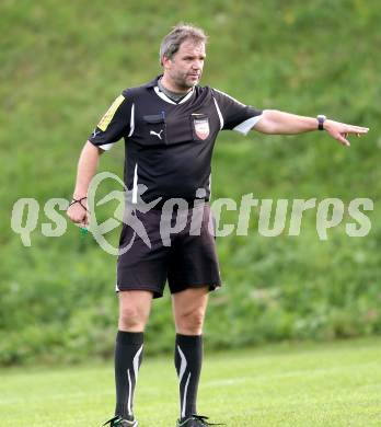 Fussball Unterliga Ost. SG SAK Amateure gegen Ruden.  Schiedsrichter Gerhard Meschnark. Wiederndorf, am 6.10.2013.
Foto: Kuess
---
pressefotos, pressefotografie, kuess, qs, qspictures, sport, bild, bilder, bilddatenbank