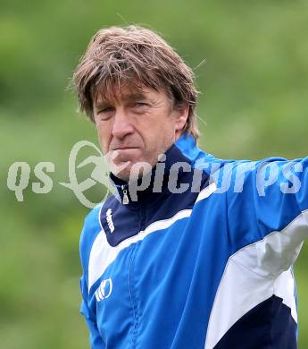 Fussball Unterliga Ost. SG SAK Amateure gegen Ruden. Trainer Benno Germadnig (SAK). Wiederndorf, am 6.10.2013.
Foto: Kuess
---
pressefotos, pressefotografie, kuess, qs, qspictures, sport, bild, bilder, bilddatenbank