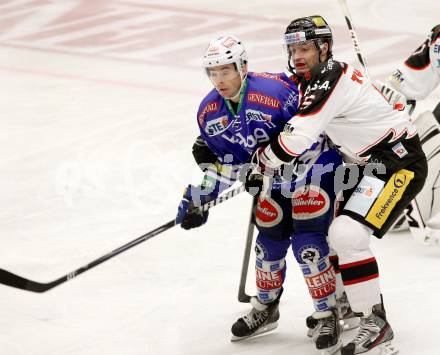 EBEL. Eishockey Bundesliga. EC VSV gegen HC Orli Znojmo. Derek Ryan,  (VSV), Andrew Thomas (Orli Znojmo). Villach, am 6.10..2013.
Foto: Kuess 


---
pressefotos, pressefotografie, kuess, qs, qspictures, sport, bild, bilder, bilddatenbank