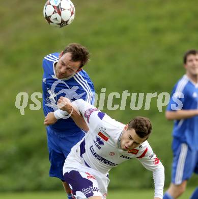 Fussball Unterliga Ost. SG SAK Amateure gegen Ruden. Manfred Ogris,  (SAK), Reinhard Janesch (Ruden). Wiederndorf, am 6.10.2013.
Foto: Kuess
---
pressefotos, pressefotografie, kuess, qs, qspictures, sport, bild, bilder, bilddatenbank