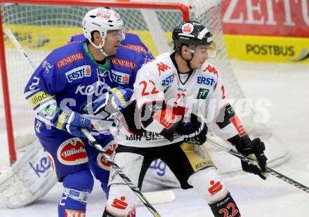 EBEL. Eishockey Bundesliga. EC VSV gegen HC TWK Innsbruck. Cole Jarrett,  (VSV), Christoph Hoertnagl (Innsbruck). Villach, am 8.10..2013.
Foto: Kuess 


---
pressefotos, pressefotografie, kuess, qs, qspictures, sport, bild, bilder, bilddatenbank