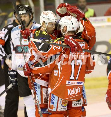 EBEL. Eishockey Bundesliga. KAC gegen SAPA Fehervar AV19. Torjubel   Colton Fretter, Thomas Poeck (KAC). Klagenfurt, am 8.10.2013
Foto: Kuess 

---
pressefotos, pressefotografie, kuess, qs, qspictures, sport, bild, bilder, bilddatenbank