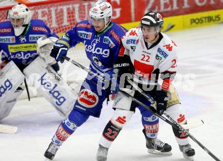 EBEL. Eishockey Bundesliga. EC VSV gegen HC TWK Innsbruck. Stefan Bacher,  (VSV), Christoph Hoertnagl (Innsbruck). Villach, am 8.10..2013.
Foto: Kuess 


---
pressefotos, pressefotografie, kuess, qs, qspictures, sport, bild, bilder, bilddatenbank