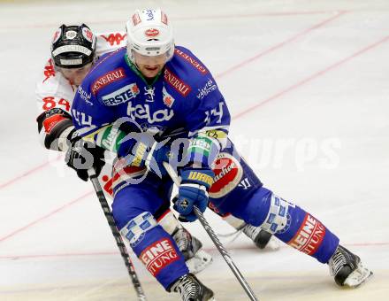 EBEL. Eishockey Bundesliga. EC VSV gegen HC TWK Innsbruck. Curtis Fraser, (VSV), Stefan Pittl  (Innsbruck). Villach, am 8.10..2013.
Foto: Kuess 


---
pressefotos, pressefotografie, kuess, qs, qspictures, sport, bild, bilder, bilddatenbank