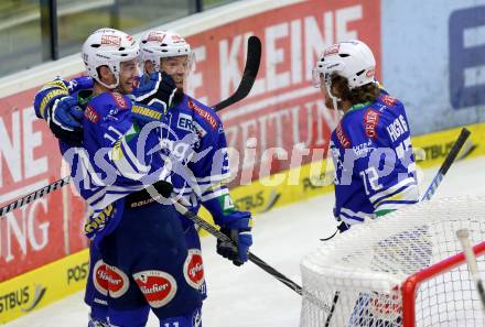 EBEL. Eishockey Bundesliga. EC VSV gegen HCB Suedtirol. Torjubel Markus Peintner, Derek Ryan, John Hughes (VSV). Villach, am 11.10..2013.
Foto: Kuess 


---
pressefotos, pressefotografie, kuess, qs, qspictures, sport, bild, bilder, bilddatenbank