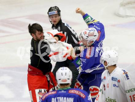 EBEL. Eishockey Bundesliga. EC VSV gegen HCB Suedtirol. Patrick Platzer,  (VSV), Sebastien Pieche (Bozen). Villach, am 11.10..2013.
Foto: Kuess 


---
pressefotos, pressefotografie, kuess, qs, qspictures, sport, bild, bilder, bilddatenbank