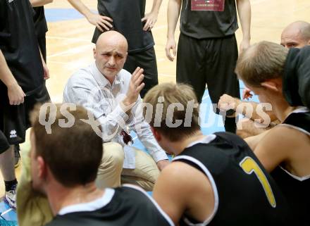 Basketball 2. Bundesliga. KOS KLagenfurt Celovec gegen Woerthersee Piraten. Trainer Dragan Sliskovic (Piraten). Klagenfurt, 12.10.2013.
Foto: Kuess
---
pressefotos, pressefotografie, kuess, qs, qspictures, sport, bild, bilder, bilddatenbank