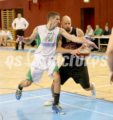 Basketball 2. Bundesliga. KOS KLagenfurt Celovec gegen Woerthersee Piraten. Ales Primc, (KOS), Joachim Buggelsheim  (Piraten). Klagenfurt, 12.10.2013.
Foto: Kuess
---
pressefotos, pressefotografie, kuess, qs, qspictures, sport, bild, bilder, bilddatenbank