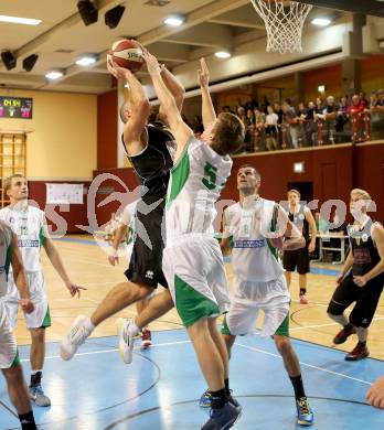 Basketball 2. Bundesliga. KOS KLagenfurt Celovec gegen Woerthersee Piraten. Andi Smrtnik, (KOS), Joachim Buggelsheim (Piraten). Klagenfurt, 12.10.2013.
Foto: Kuess
---
pressefotos, pressefotografie, kuess, qs, qspictures, sport, bild, bilder, bilddatenbank