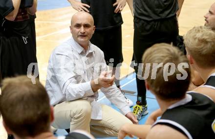 Basketball 2. Bundesliga. KOS KLagenfurt Celovec gegen Woerthersee Piraten. Trainer Dragan Sliskovic (Piraten). Klagenfurt, 12.10.2013.
Foto: Kuess
---
pressefotos, pressefotografie, kuess, qs, qspictures, sport, bild, bilder, bilddatenbank