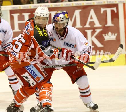 EBEL. Eishockey Bundesliga. KAC gegen EC Red Bull Salzburg. Kirk Furey, (KAC), Mark Cullen  (Salzburg). Klagenfurt, am 13.10.2013
Foto: Kuess 

---
pressefotos, pressefotografie, kuess, qs, qspictures, sport, bild, bilder, bilddatenbank