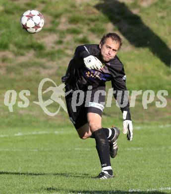 Fussball Kaerntner Liga. ATSV Wolfsberg gegen ATUS Ferlach. Markus Heritzer (Wolfsberg). Wolfsberg, 13.10.2013.
Foto: Kuess
---
pressefotos, pressefotografie, kuess, qs, qspictures, sport, bild, bilder, bilddatenbank