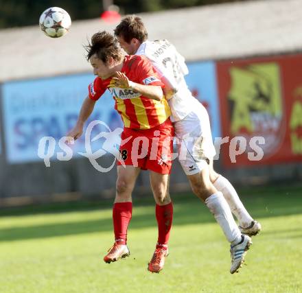 Fussball Kaerntner Liga. ATSV Wolfsberg gegen ATUS Ferlach. Philipp Sattler,  (Wolfsberg), Stephan Borovnik (Ferlach). Wolfsberg, 13.10.2013.
Foto: Kuess
---
pressefotos, pressefotografie, kuess, qs, qspictures, sport, bild, bilder, bilddatenbank