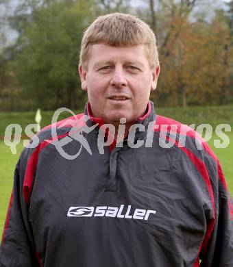 Fussball 1. KLasse D. Trainer Peter Reinwald (St. Margareten im Rosental). Klagenfurt, am 12.10.2013.
Foto: Kuess
---
pressefotos, pressefotografie, kuess, qs, qspictures, sport, bild, bilder, bilddatenbank