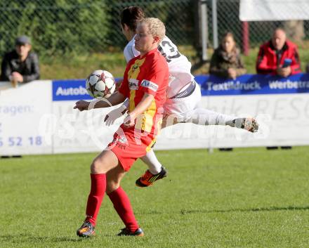 Fussball Kaerntner Liga. ATSV Wolfsberg gegen ATUS Ferlach. Marcel Stoni, (Wolfsberg), Martin Sustersic  (Ferlach). Wolfsberg, 13.10.2013.
Foto: Kuess
---
pressefotos, pressefotografie, kuess, qs, qspictures, sport, bild, bilder, bilddatenbank