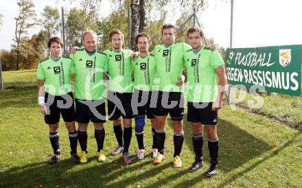 Fussball 2. Klasse D. Peter Ambrosch, Thomas Kraiger, Patrick Lamprecht, Klaus Juergen Slamanig, Christoph Diemschnig, Josef Martin Ouschan (St. Peter am Wallersberg). St. Peter am Wallersberg, am 13.10.2013.
Foto: Kuess
---
pressefotos, pressefotografie, kuess, qs, qspictures, sport, bild, bilder, bilddatenbank