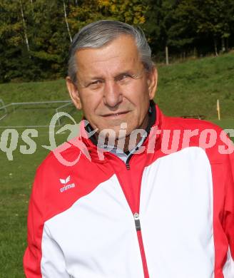 Fussball 2. Klasse D. Trainer Josef Saliternig (St. Peter am Wallersberg). St. Peter am Wallersberg, am 13.10.2013.
Foto: Kuess
---
pressefotos, pressefotografie, kuess, qs, qspictures, sport, bild, bilder, bilddatenbank