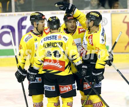 EBEL. Eishockey Bundesliga. KAC gegen UPC Vienna Capitals.  Torjubel Mike Ouellette, Jonathan Ferland, Sven Klimbacher, Jamie Fraser (Caps). Klagenfurt, am 15.10.2013
Foto: Kuess 

---
pressefotos, pressefotografie, kuess, qs, qspictures, sport, bild, bilder, bilddatenbank