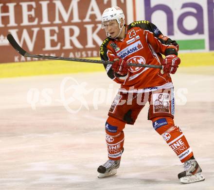 EBEL. Eishockey Bundesliga. KAC gegen UPC Vienna Capitals. Mike Siklenka (KAC). Klagenfurt, am 15.10.2013
Foto: Kuess 

---
pressefotos, pressefotografie, kuess, qs, qspictures, sport, bild, bilder, bilddatenbank